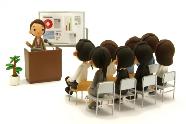 シニア サークル 大阪 | 2026年1月例会 第34回 森常緑 講演会 「多言語で開く世界の扉ー20ｶ国から300人以上のホームステイを受け入れて」