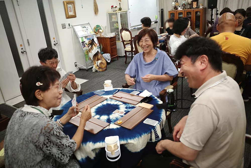満月は見えないですが、満面の笑顔がいっぱい イメージ